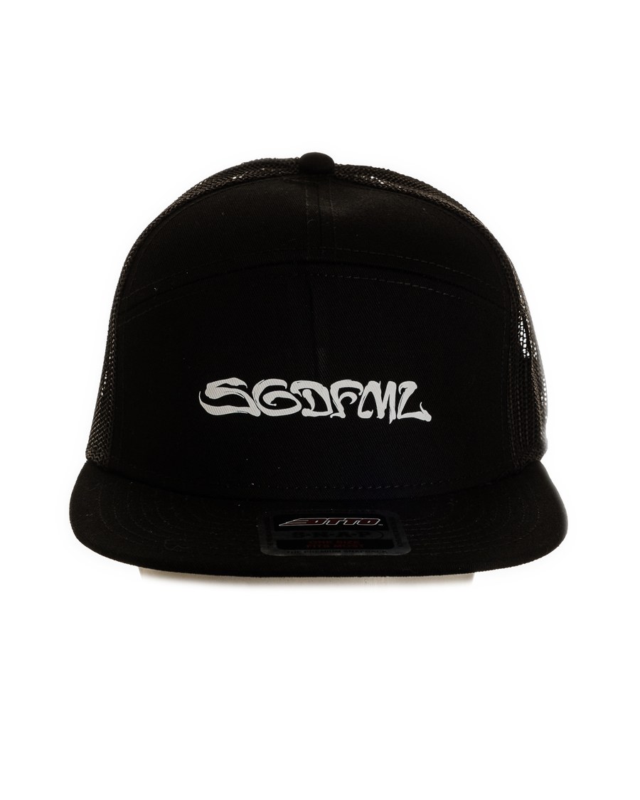 Boné SGDFML Trucker Preto — Aba reta · SGDFML bordado · Traseira em tela